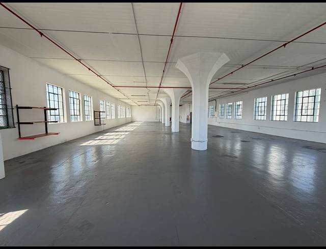 420M² BUILDING TO LET IN WOODSTOCK
